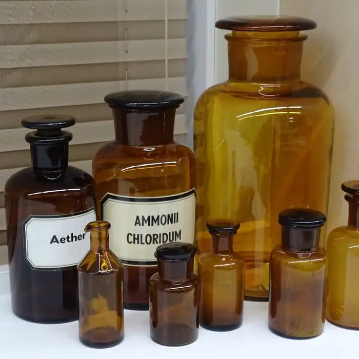 Antieke bruinglazen apothekerspotten
